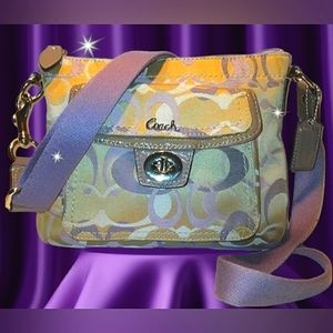 ☆Like New☆Beautiful COACH ~Penelope Purple Signature Optic Pocket Crossbody